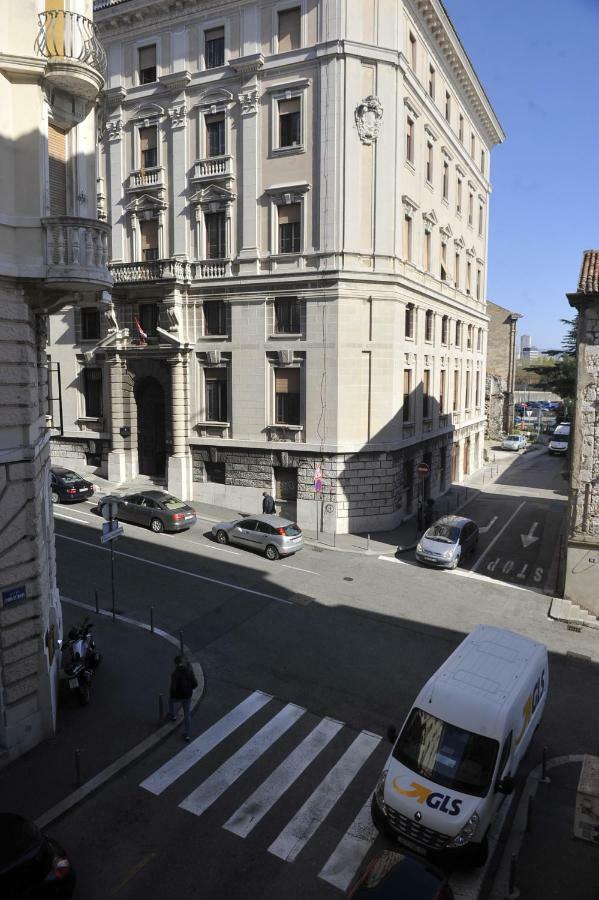 Rijeka Center- Apartment Flumen Екстер'єр фото